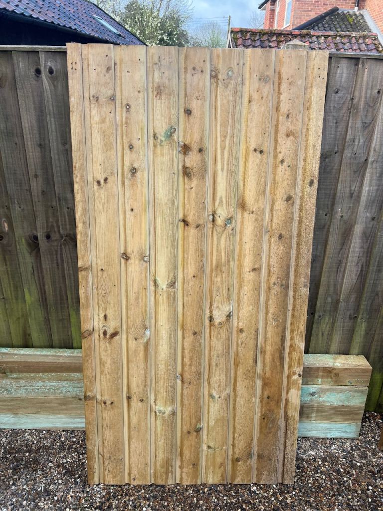 Garden gate timber fencing 