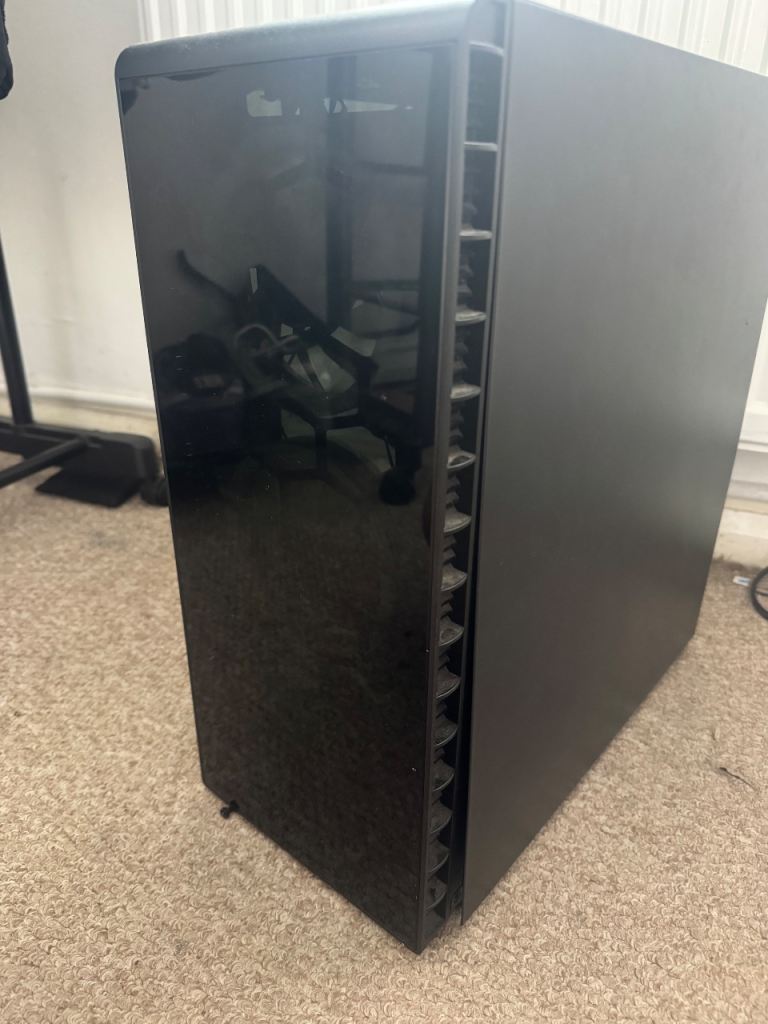 Black PC Tower Case – Good Condition, Ready for Build comes with 4 fans 