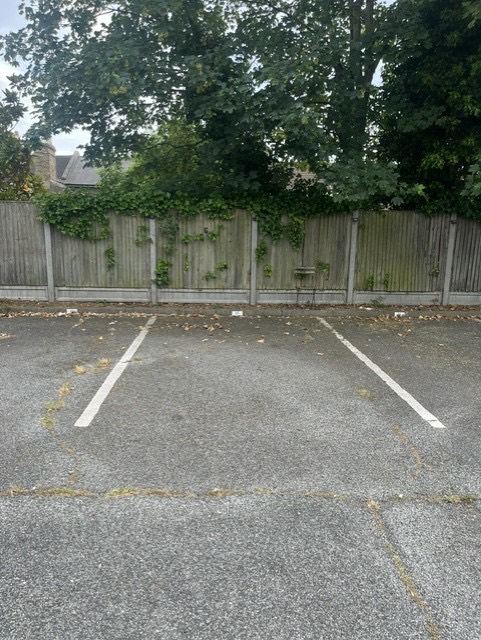 Parking Space Gated Private Close to Tube