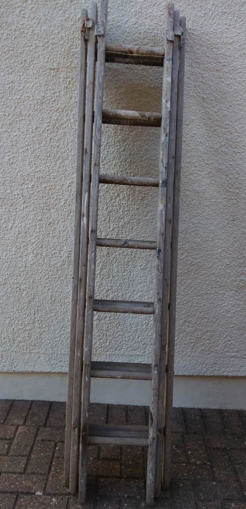 Wooden Extendable Ladder