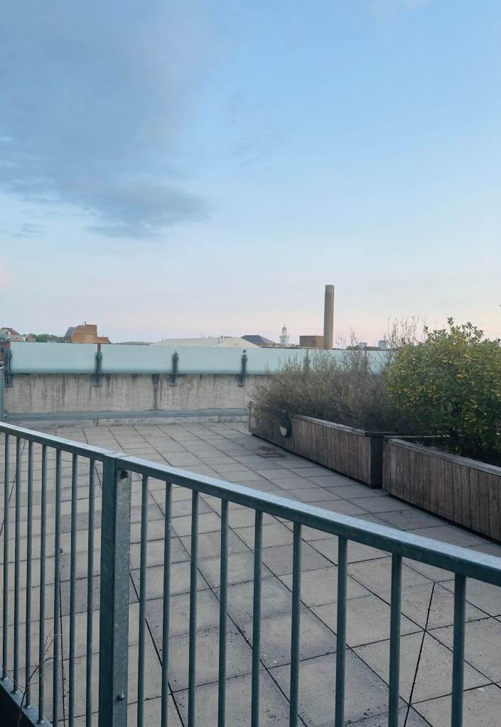 1 Bedroom Drayton Park looking for 2 bedroom North London