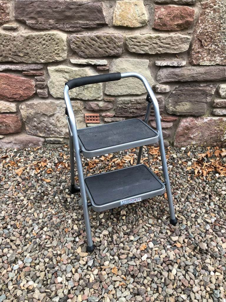 2 Step Stepladder, good condition, (O)