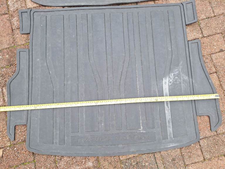 Range Rover boot mats x2 (rubber)
