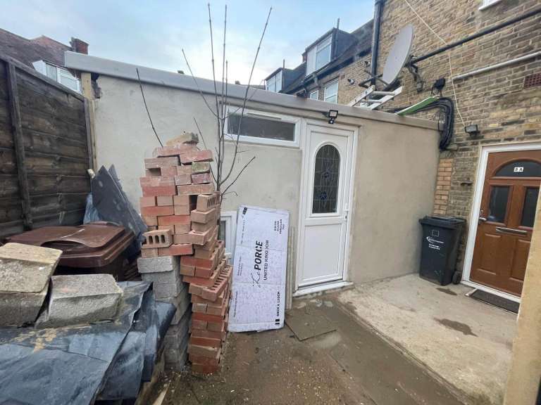 Brand New Ground Floor Studio Flat Available To Let on Becontree Avenue Dagenham (RM8 2UB)