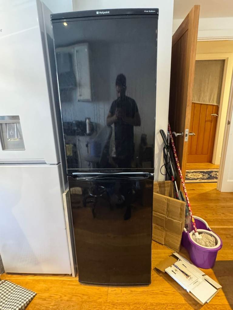 Black hotpint fridge freezer for sale 