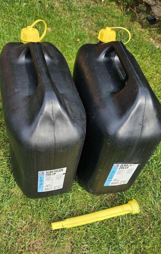 Pair of 20 Litre Black Diesel Jerry Can with 1 Spout