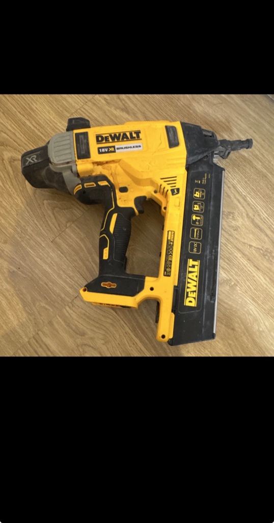 DEWALT DCN890 XR Brushless Cordless Nail Gun Body Only just pick up only  