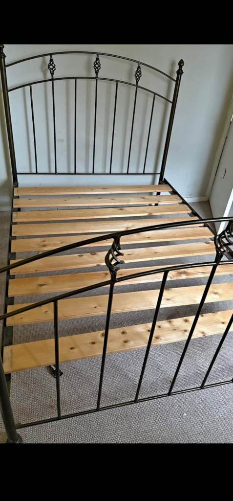 Double bed frame + FREE DELIVERY 