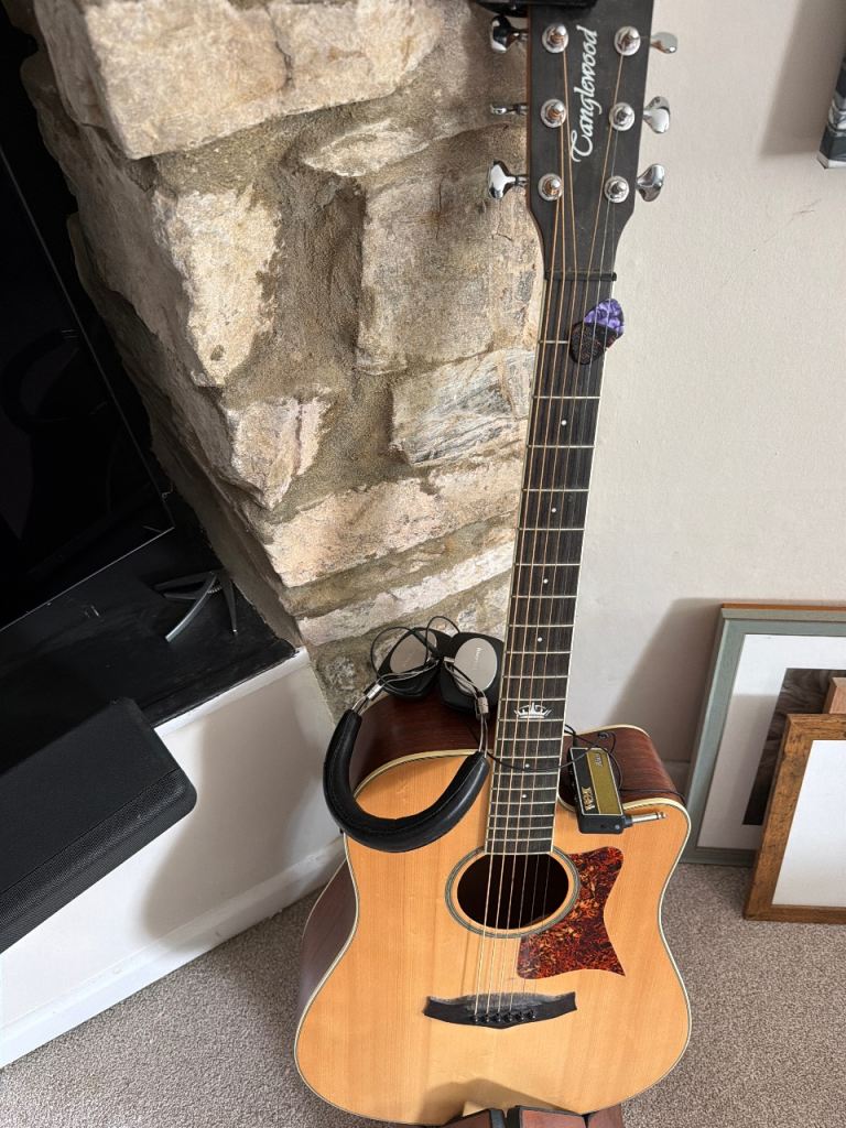 Tanglewood Acoustic Guitar bundle as new condition 