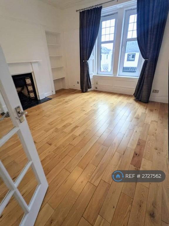 2 bedroom flat in Brook Street, Broughty Ferry, Dundee, DD5 (2 bed) (#2727562)