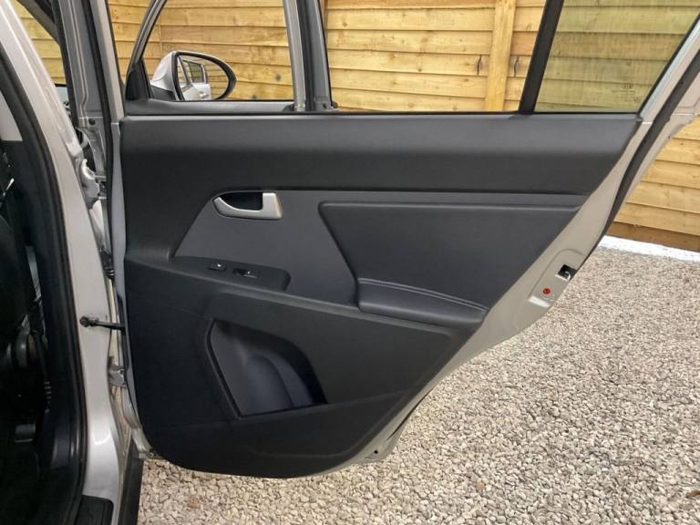 2014 Kia Sportage 1.7 CRDi EcoDynamics 3 SUV 5dr Diesel Manual 2WD Euro 5 (s/s) (114 bhp) ESTATE ...