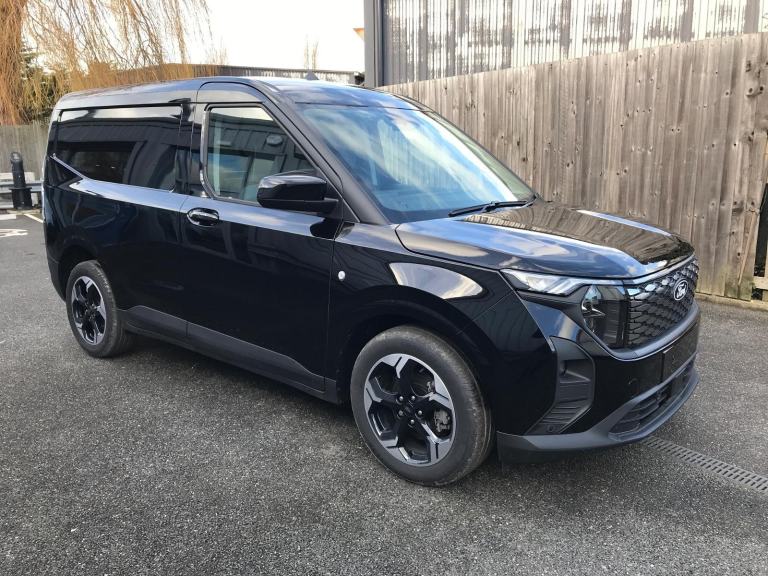 BRAND NEW Ford Transit Courier Van Limited 43kWh Electric 136PS AUTO Agate Black
