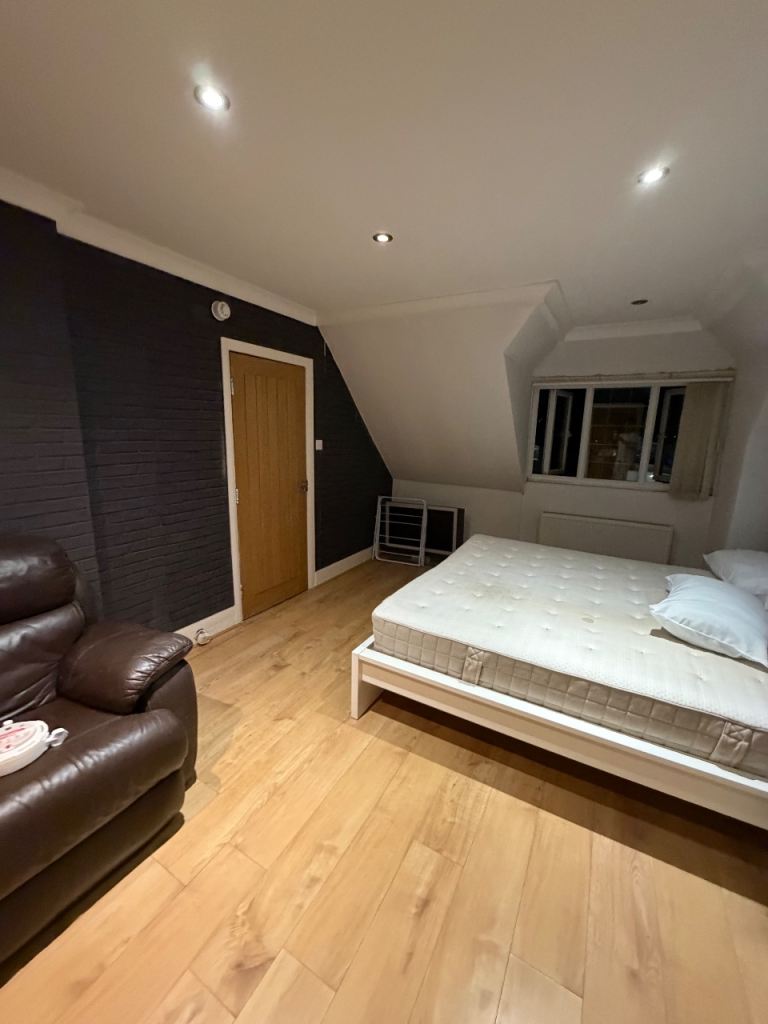 Room to rent south ruislip