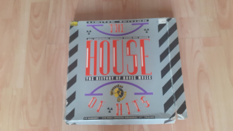 Streetsounds history of house 13 x LP box set