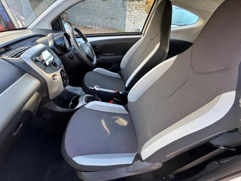 2014 Toyota AYGO 1.0 VVT-i X-Play 3dr HATCHBACK PETROL Manual