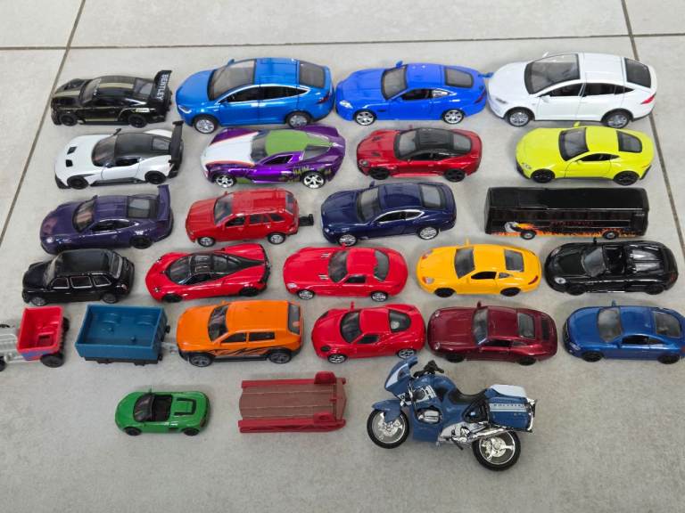 Large Bundle of Die-Cast Toy Cars and Motorbike – Good Condition