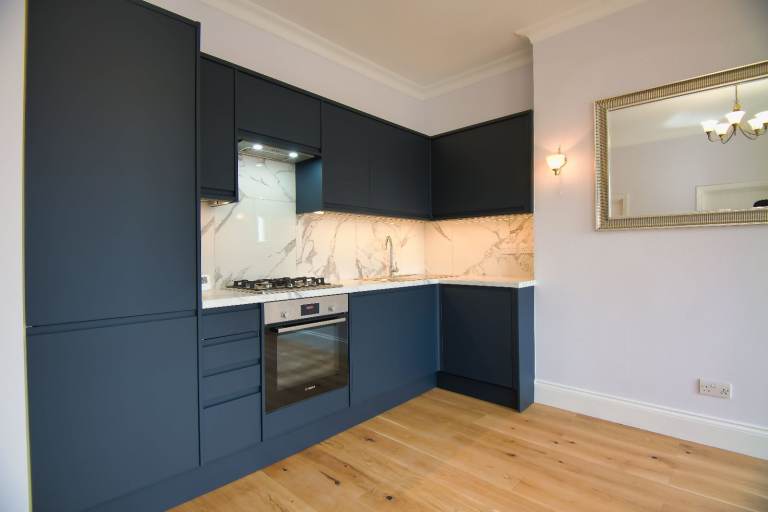 Newly Refurbished 2-Bed Flat, W10 — Notting Hill / White City