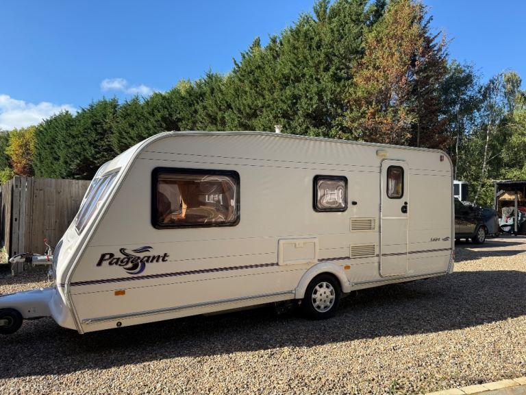 Bailey Pageant Loire 2006 – 4 Berth – Motor Mover – Excellent Condition