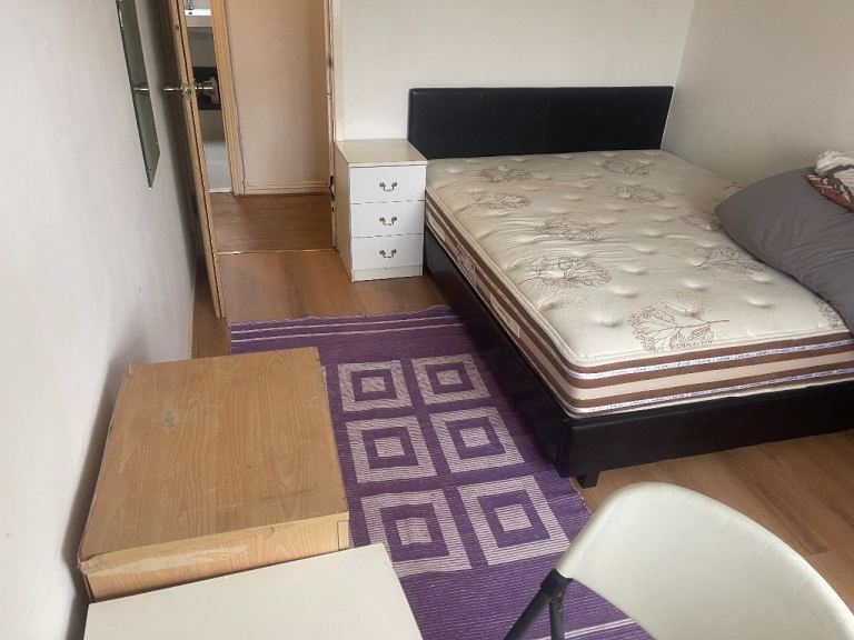 Double room Rent cb4 