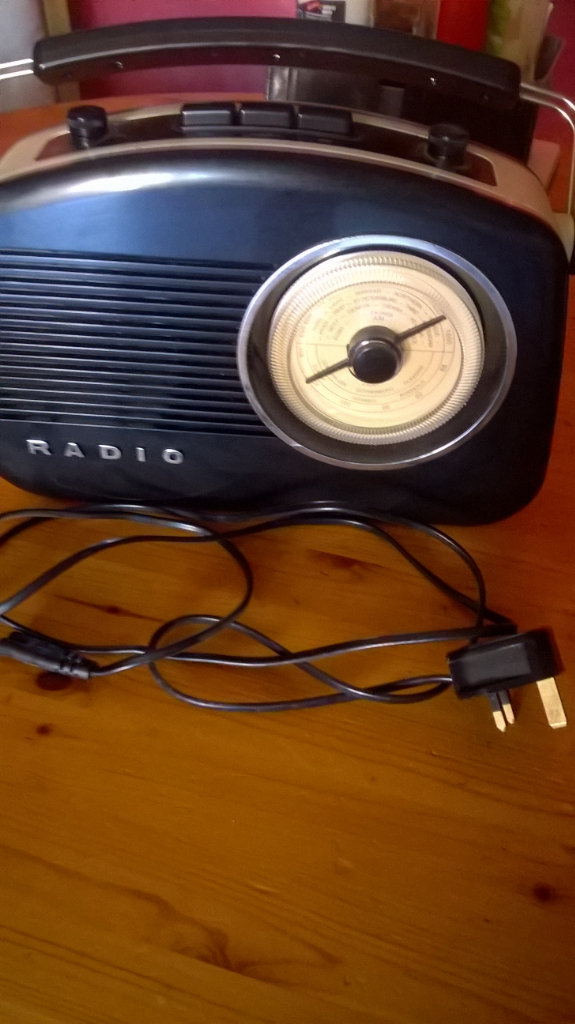 Black vintage looking radio