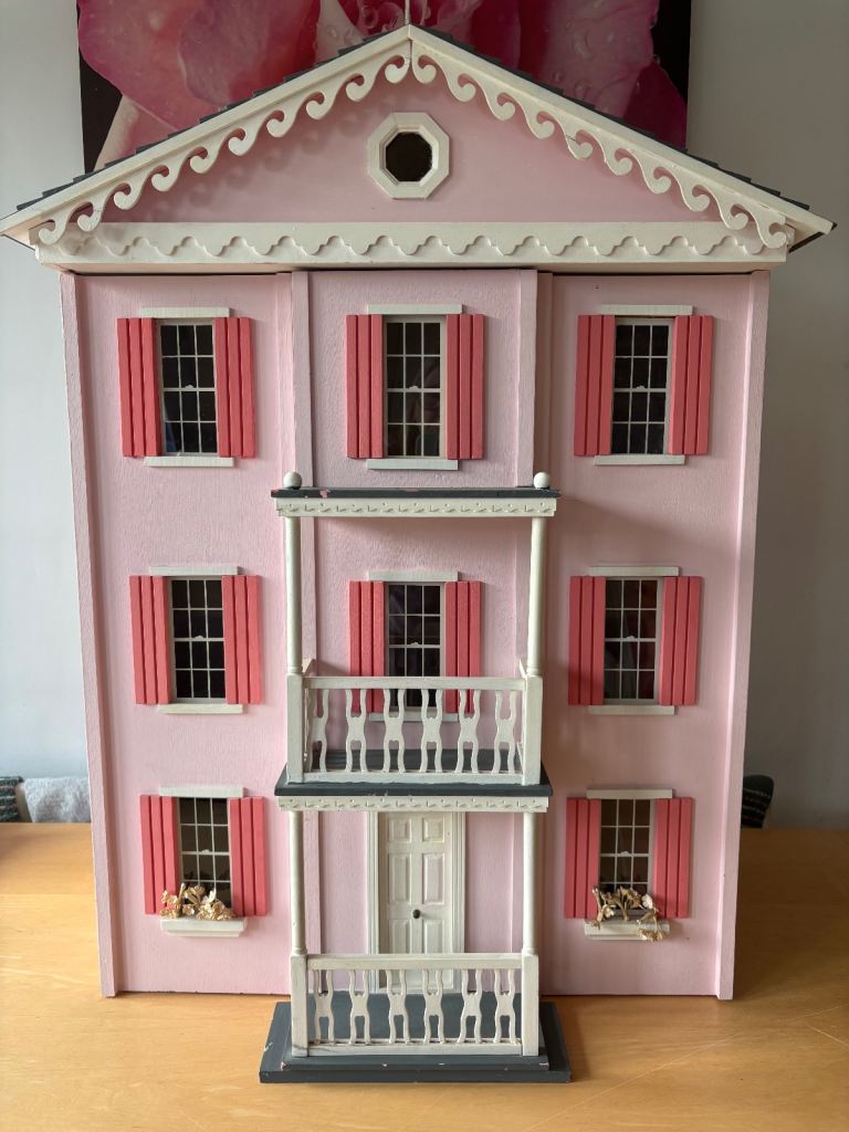 Pink Dolls House with Balcony 