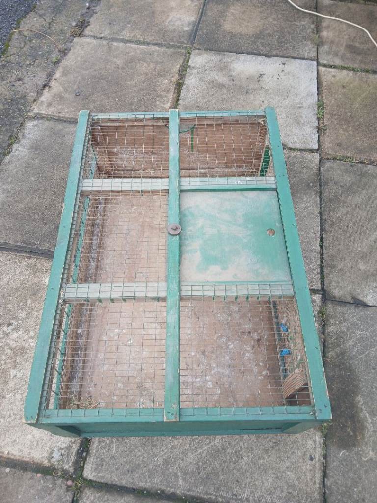 Pigeon training crates £20 each 32 available 22 LEFT