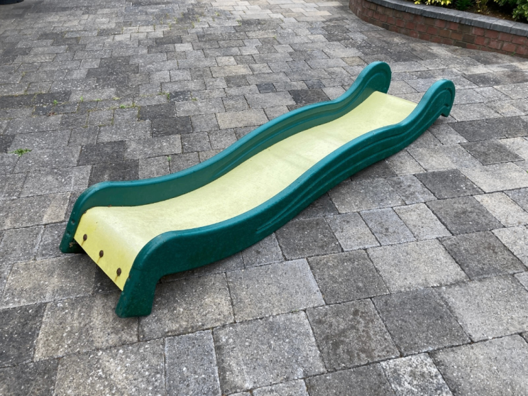 Kids Wavy Speedy Slide for Climbing Frames, Tree houses & Play houses