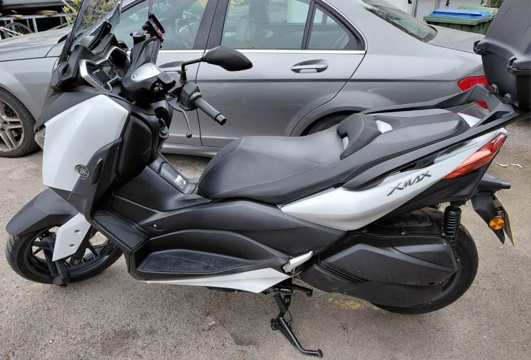 Yamaha 300cc X Max Motorbike Motorscooter 25,900 Miles only with history 