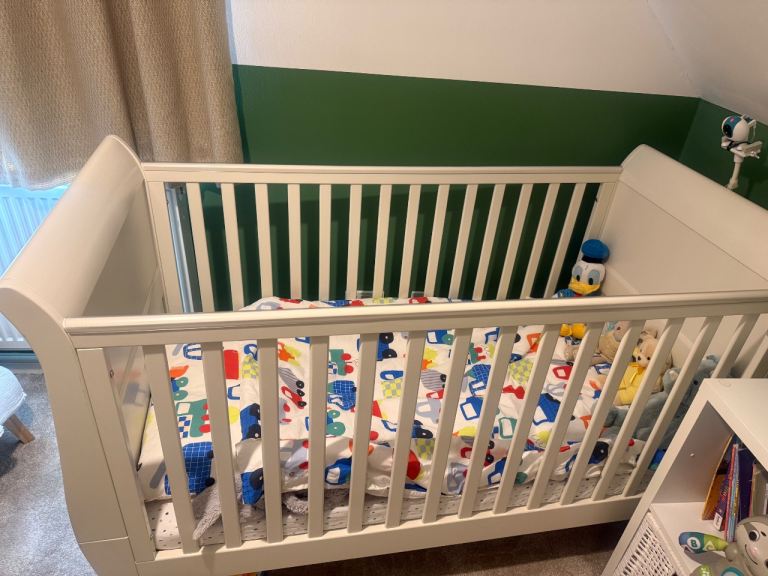 Mamas and papas cot bed with mattress 