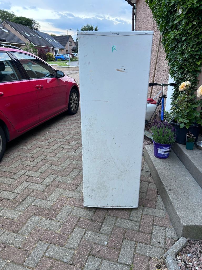 TECNOLEC Freestanding Freezer - White, Fair Condition
