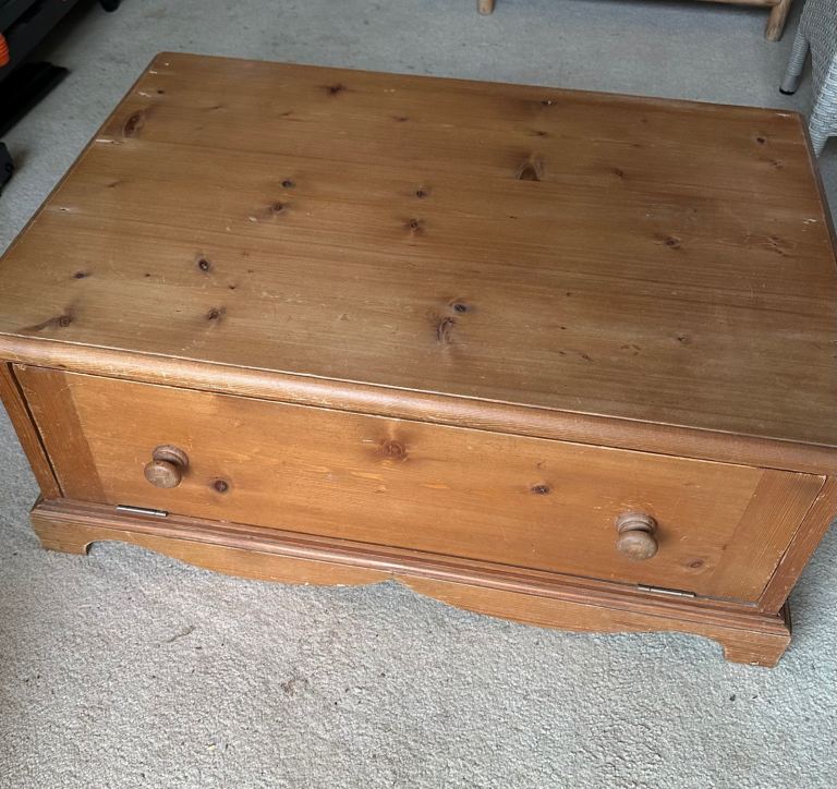 Television cabinet