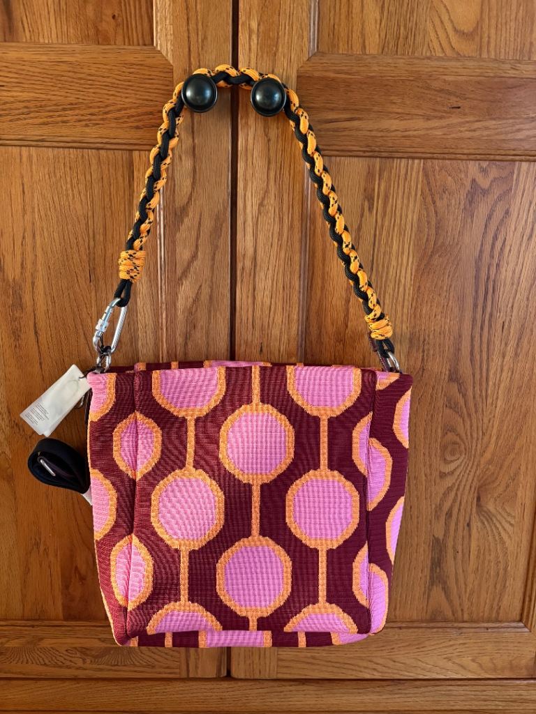 Hand bag 