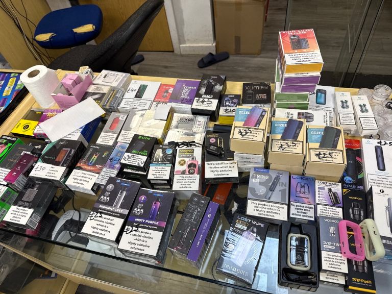 Large Job Lot of Vapes and Accessories – Brand New