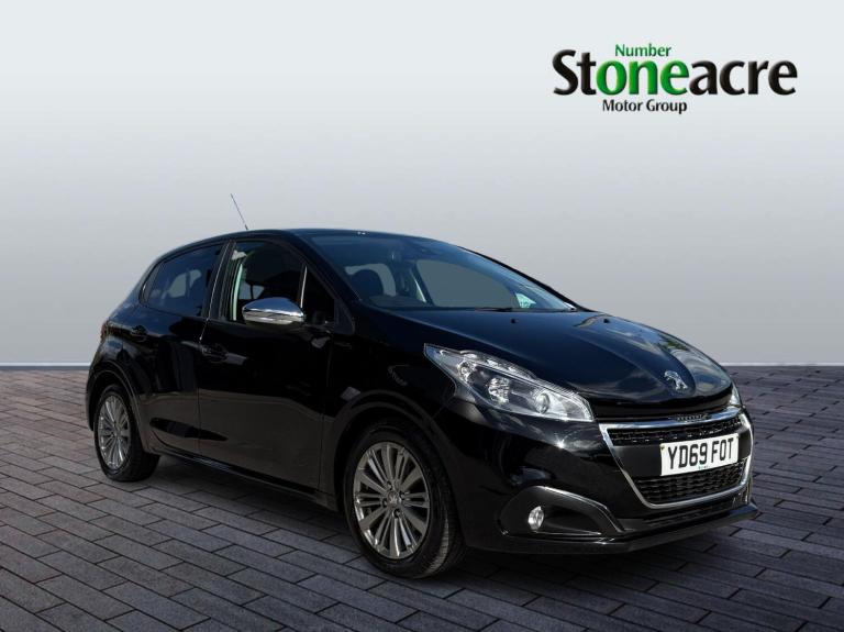 2019 Peugeot 208 1.2 PureTech Signature Hatchback 5dr Petrol Manual Euro 6 (s/s) (82 ps) HATCHBAC...