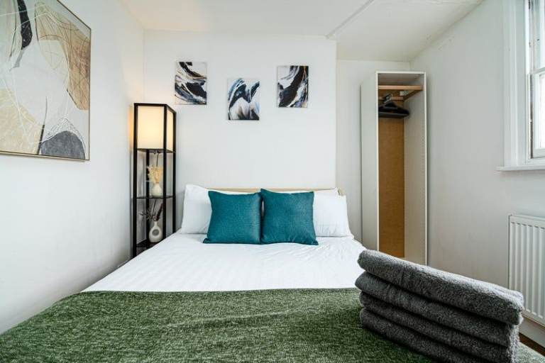🌙 Peaceful Tranquil Shared Room - Quiet Housemates, Perfect Retreat, All Included Brondesbury 😴