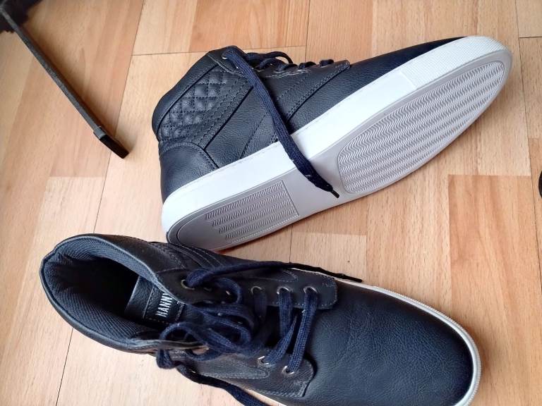 Mens mid high boots size 8, 2 pairs for £20 Sold as job lot no offers