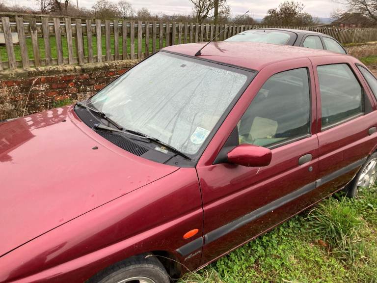 Ford Escort 1.8 TD Reg 1999 Breaking for Spares 