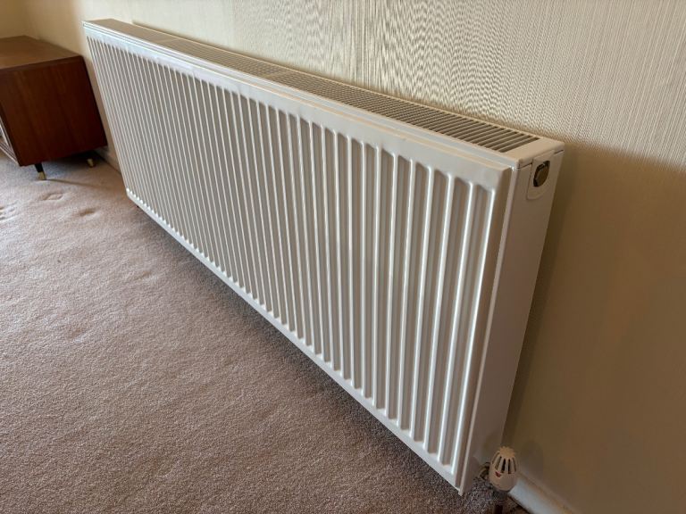 White Double Panel Radiator 1600 x 600 – Good Condition