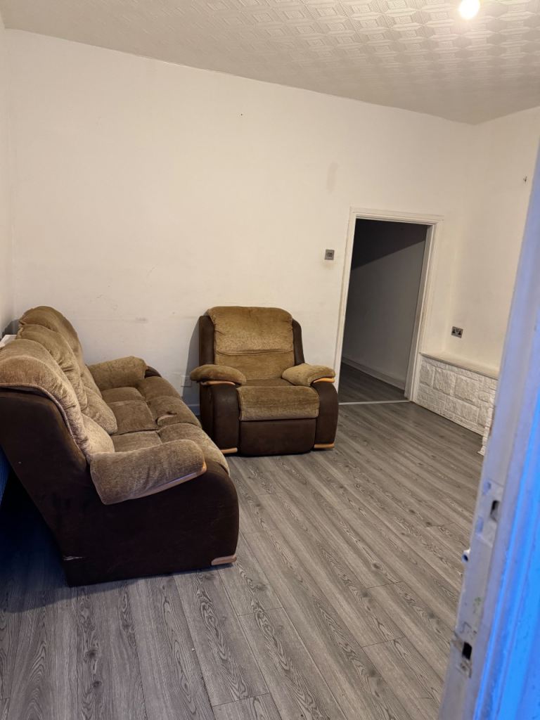 2 bedroom house to let Bolton 