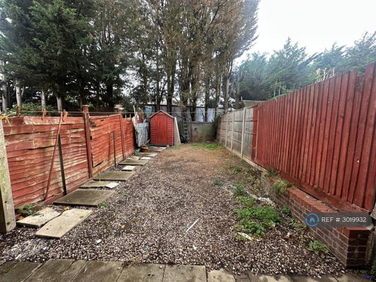 3 bedroom house in Dobbin Close, Harrow, HA3 (3 bed) (#3019932)