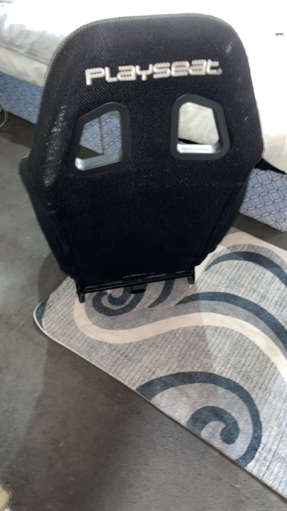 Playseat gaming seat / racing sim 