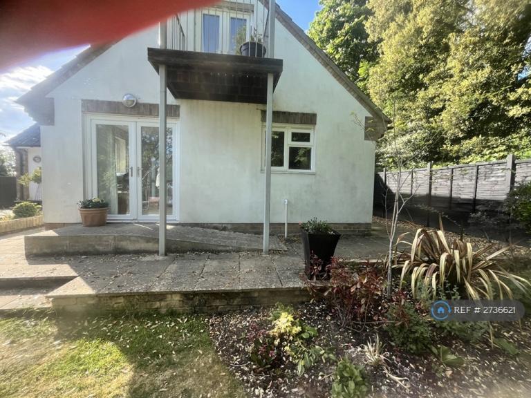 1 bedroom flat in Littlecot, Devizes, SN10 (1 bed) (#2736621)