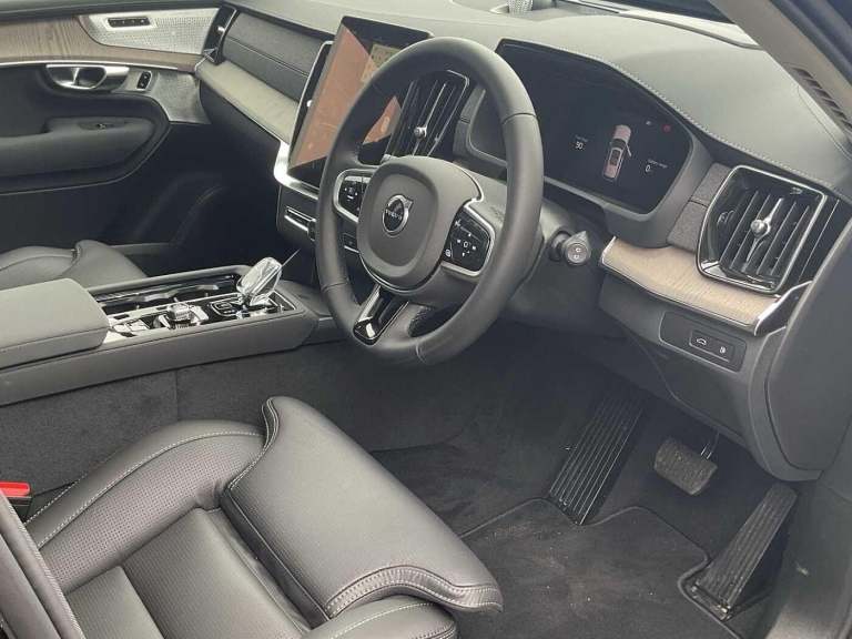 2025 Volvo XC90 Ultra, T8 AWD Plug-in hybrid, Electric/Petrol, Bright, 7 Seats ESTATE Petrol/Elec...