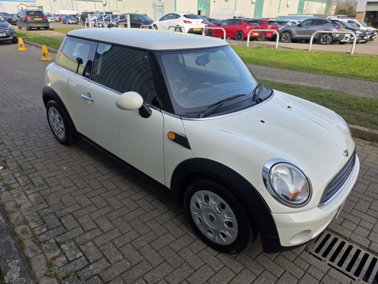 MINI HATCH 1.6 First Hatch 2010