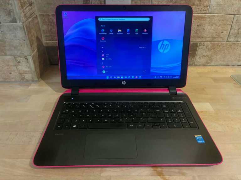 HP 15.6" Laptop WIN 11/Activated Office, i3, 8Gb Ram, 1Tb HDD (MINT UNMARKED CONDITION)