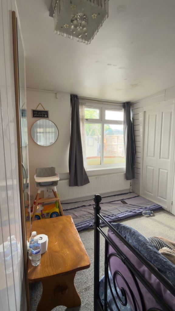 Modern studio flat to rent in southall near to station including bills