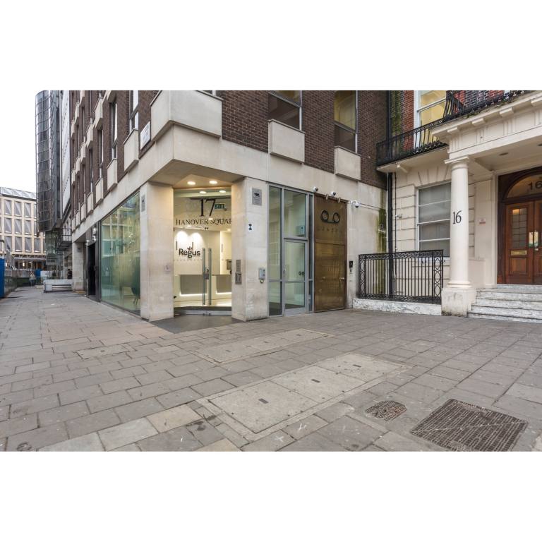 London - W1S 1BN \ Private Office for 2 Workstations