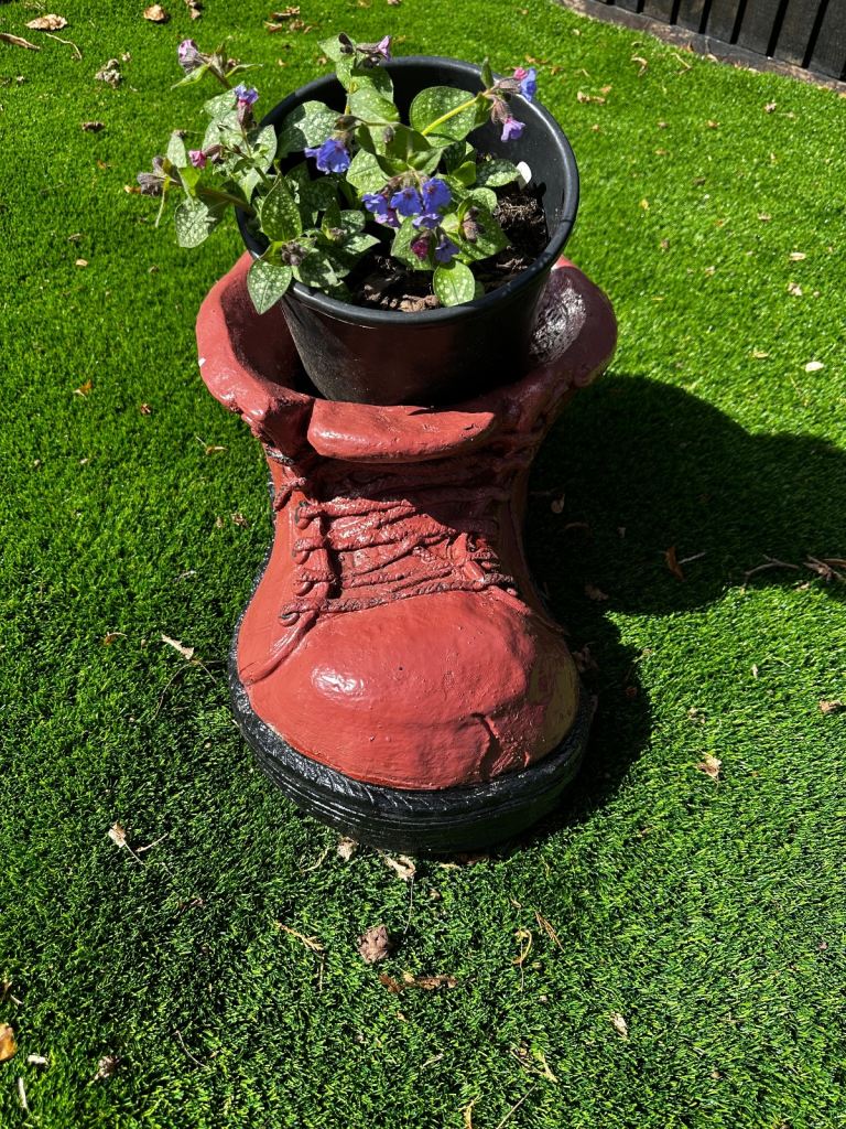 GARDEN SHOE ORNAMENT- FREE DELIVERY IN LOCAL AREA 