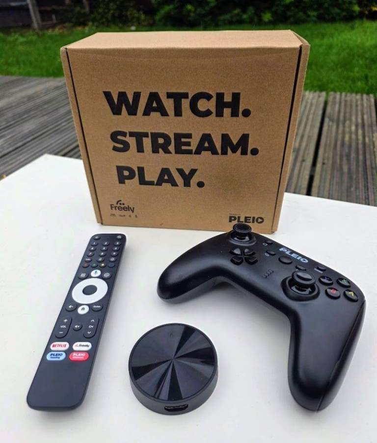 Pleo Gaming System & 12 months subscription 