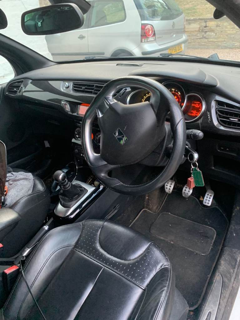 Citroen, DS3, Hatchback, 2012, Manual, 1598 (cc), 3 doors
